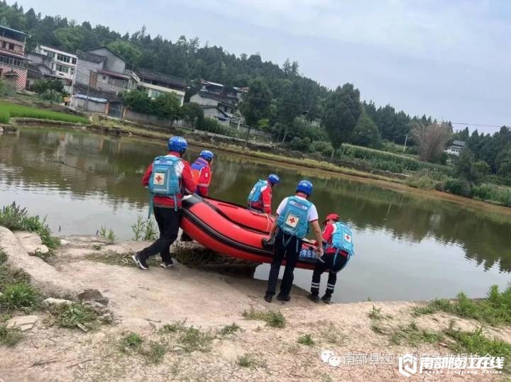 南部茶馆-南部陵江在线南部一溺水者身亡，已被打捞上岸南部陵江在线(10)